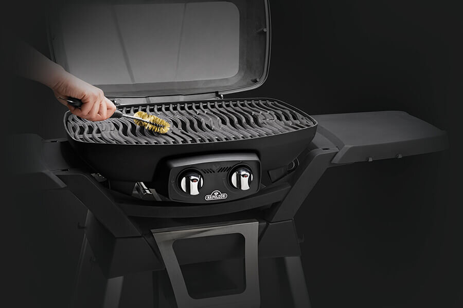 Щетка для гриля Napoleon TravelQ с латунным ворсом компактная