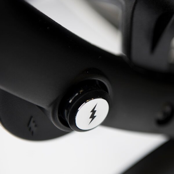 Газовый гриль Weber Q 1200 черный с тележкой