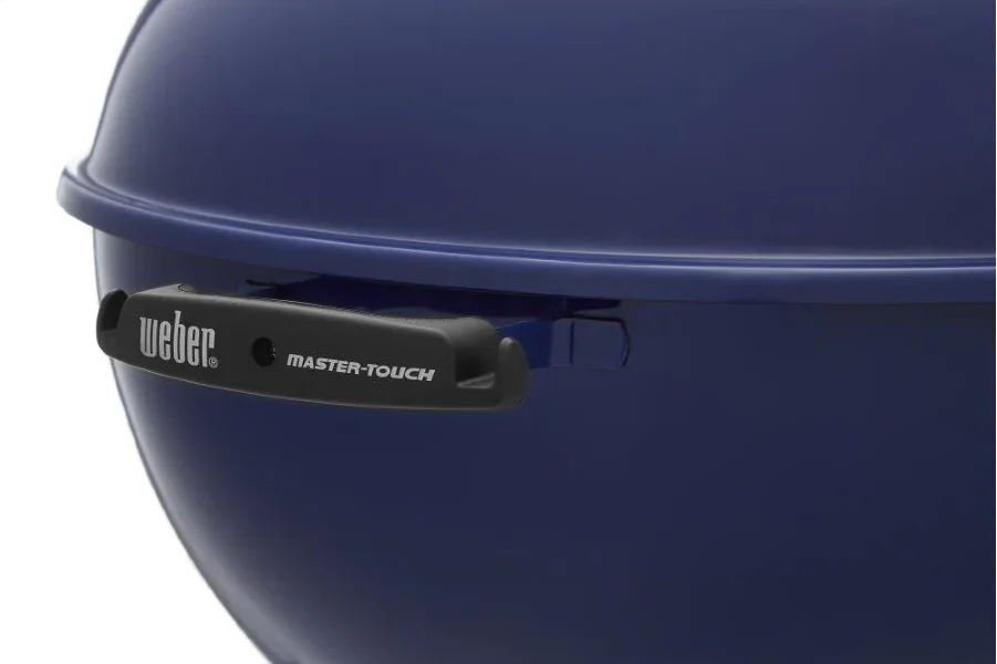 Угольный гриль Weber Master-Touch GBS C-5755 синий океан