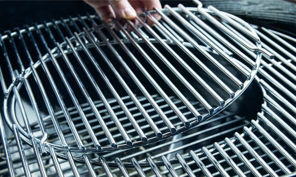 Угольный гриль Weber Master-Touch GBS E-5750 черный