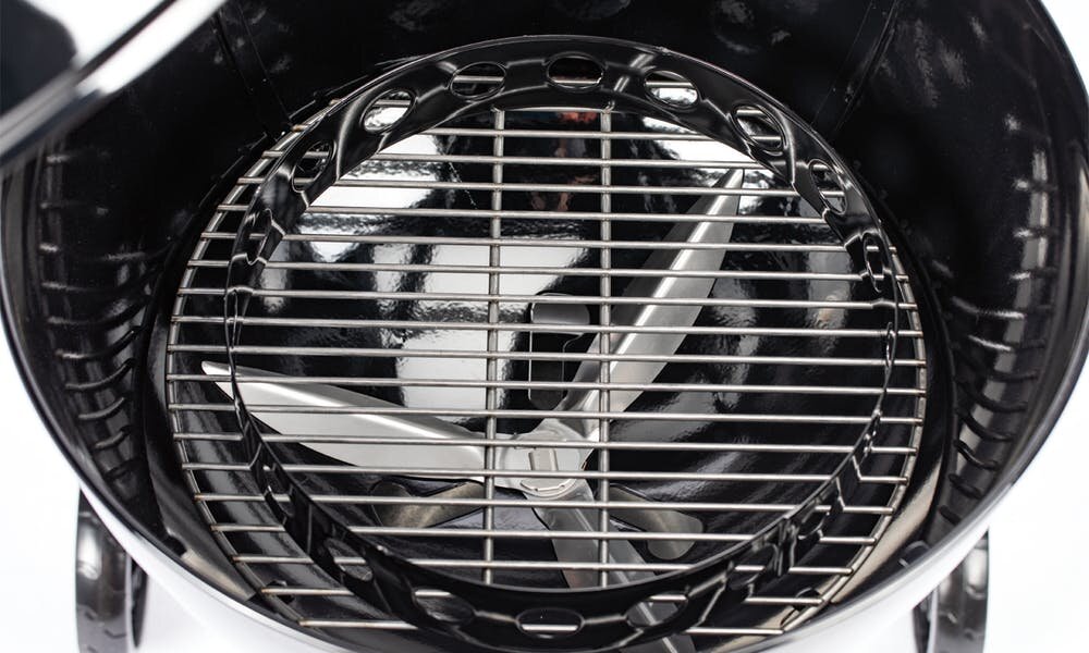 Угольный гриль Weber Master-Touch GBS Premium E-5770 черный