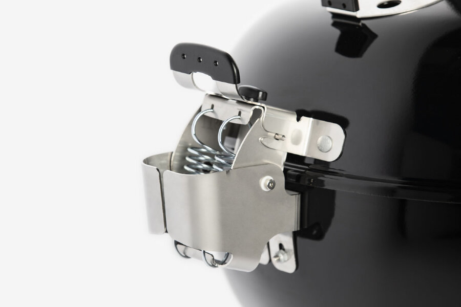 Угольный гриль Weber Master-Touch GBS Premium E-5770 черный