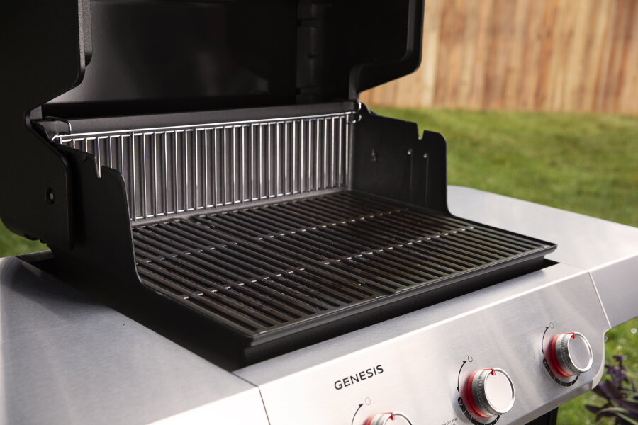 Газовый гриль Weber Genesis E-315 черный