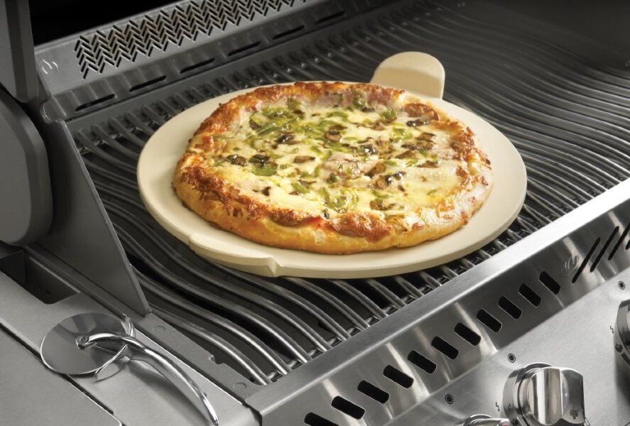 Набор аксессуаров Napoleon для приготовления пиццы (камень и нож)