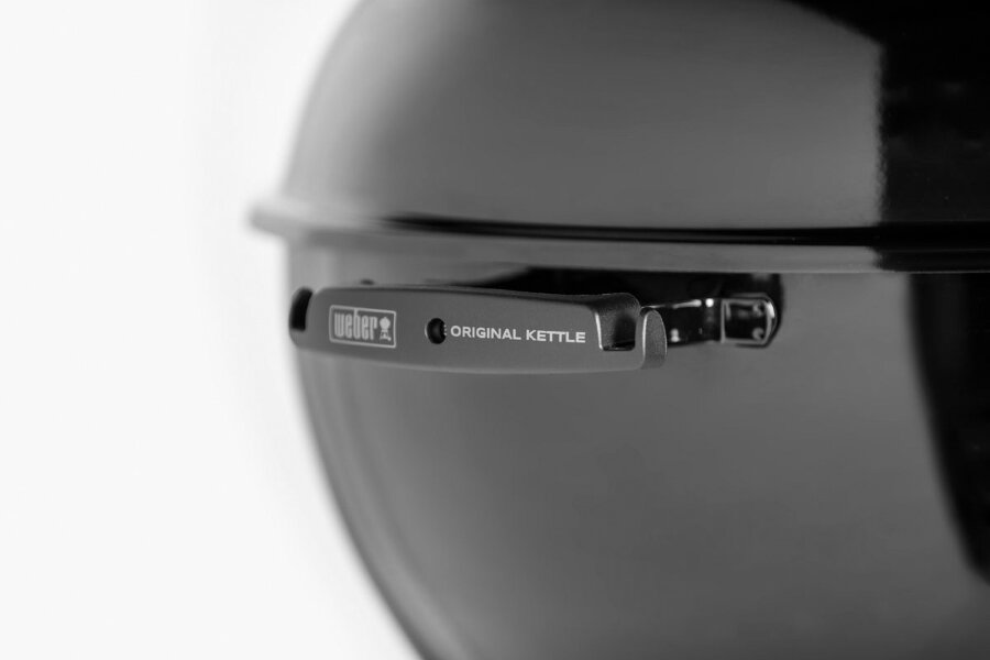 Угольный гриль Weber Original Kettle E-5710 черный