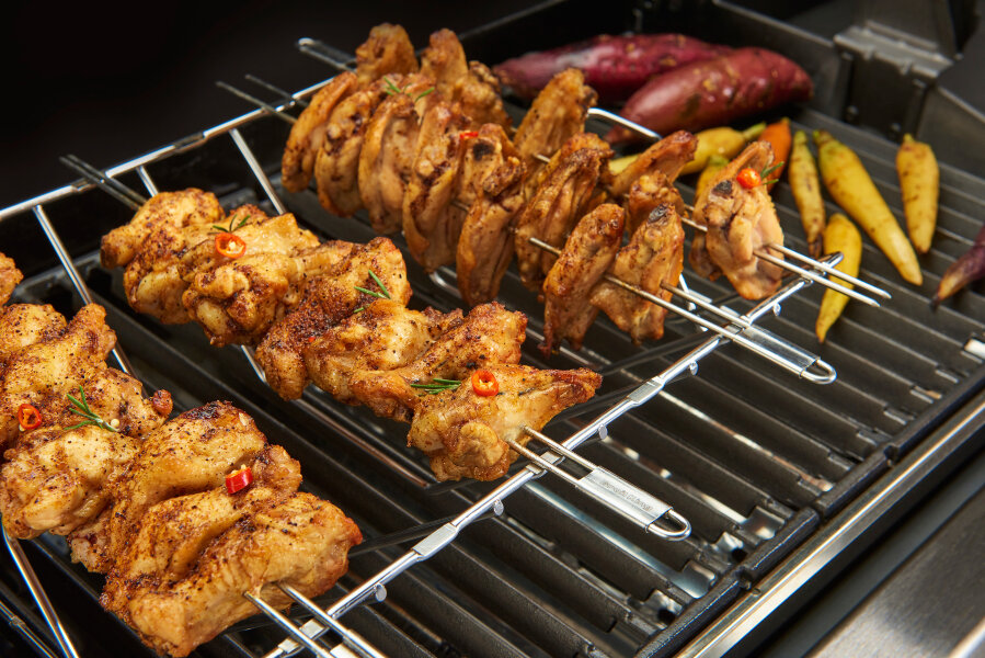 Подставка V-образная с шампурами Broil King