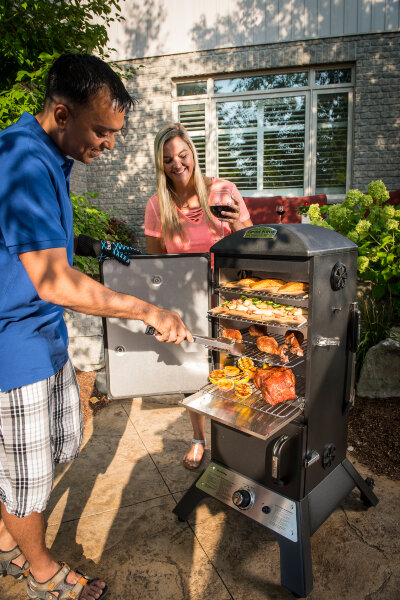 Вертикальная коптильня Broil King (газовый смокер)