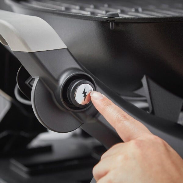 Газовый гриль Weber Q 1200N черный (на подставке)