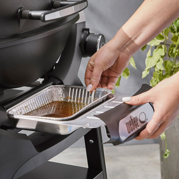 Газовый гриль Weber Q 1200N черный (на подставке)