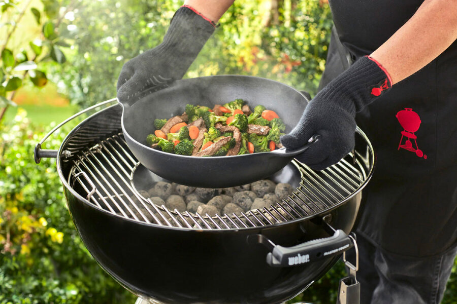 Вок Weber GBS чугунный со вставкой для приготовления на пару