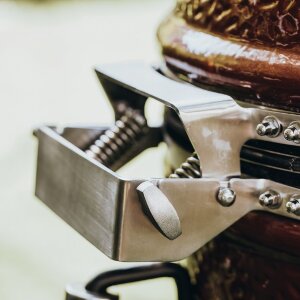 Угольный гриль Monolith Classic PRO 2.0 красный без столиков и ножек