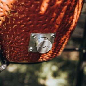 Угольный гриль Monolith Classic PRO 2.0 красный без столиков и ножек