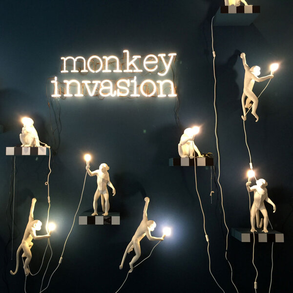 Seletti Настенный светильник Monkey Lamp Hanging Left
